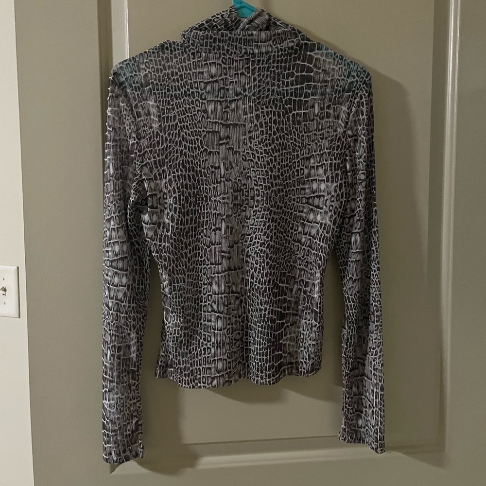 SHEIN Mesh snake skin turtleneck